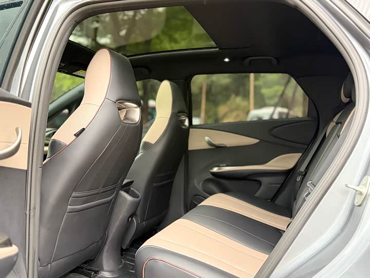 Фото 12 - BYD Dolphin