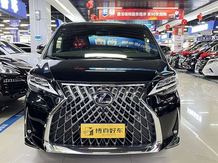 Фото 2 - Lexus LM