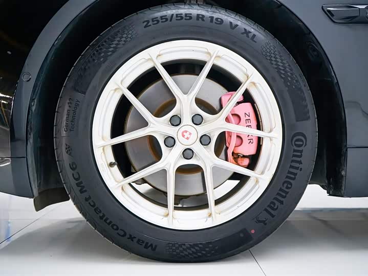 Фото 10 - Zeekr 001