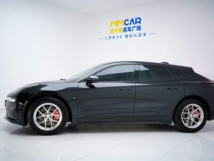 Фото 11 - Zeekr 001