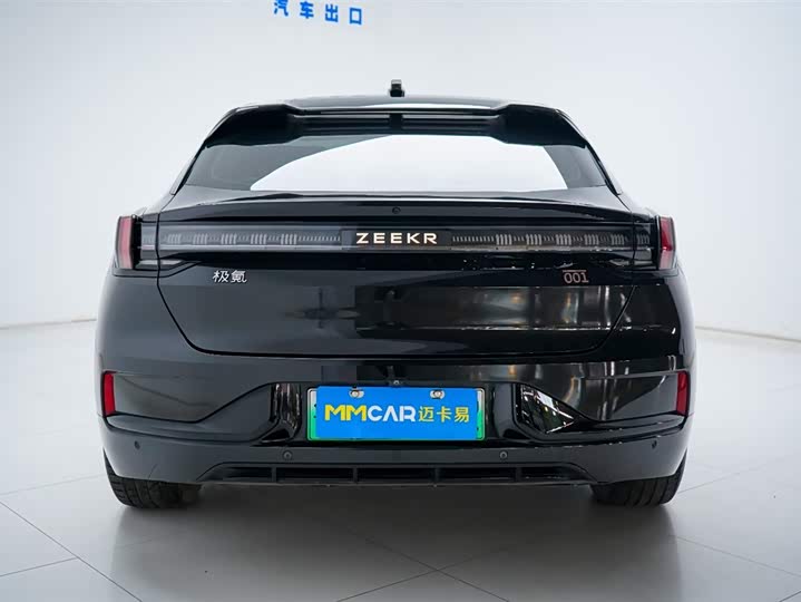 Фото 13 - Zeekr 001