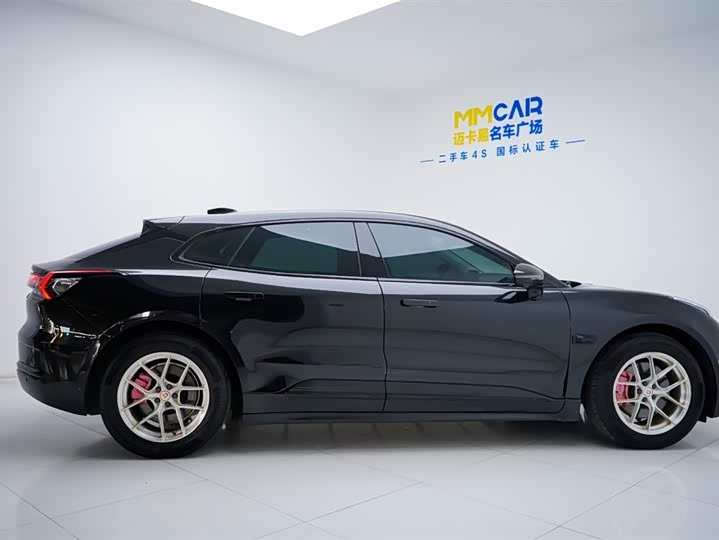 Фото 30 - Zeekr 001