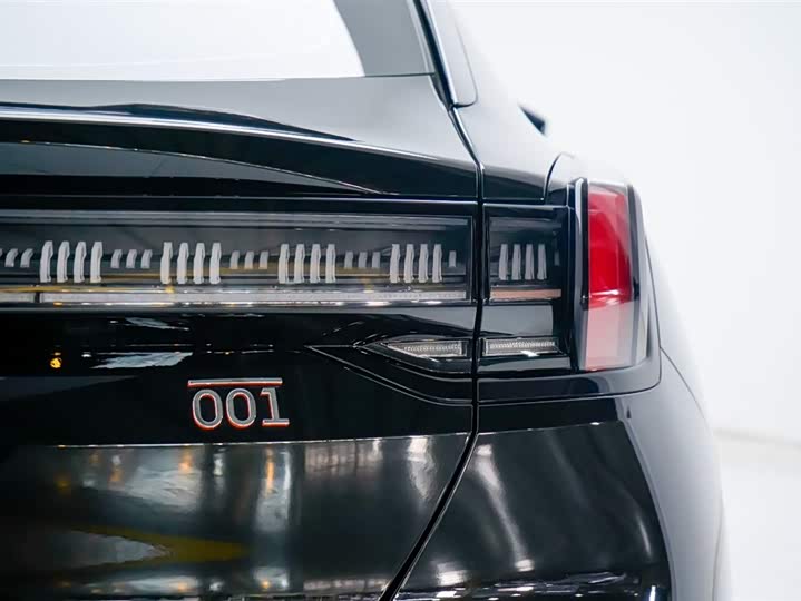 Фото 32 - Zeekr 001