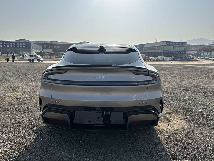 Фото 17 - Xiaomi YU7