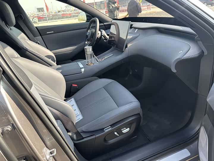 Фото 4 - Xiaomi YU7