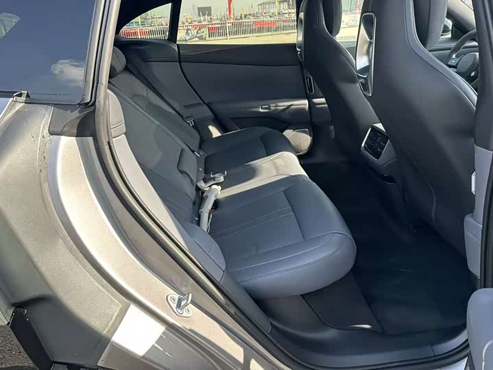 Фото 9 - Xiaomi YU7