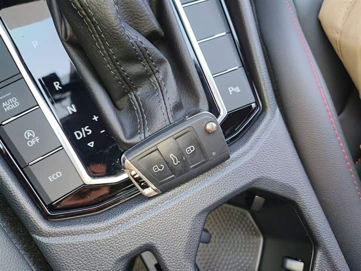 Фото 11 - Volkswagen Lavida