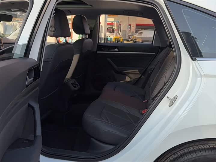 Фото 13 - Volkswagen Lavida