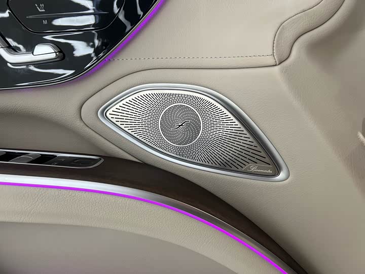 Фото 13 - Mercedes-Benz EQS