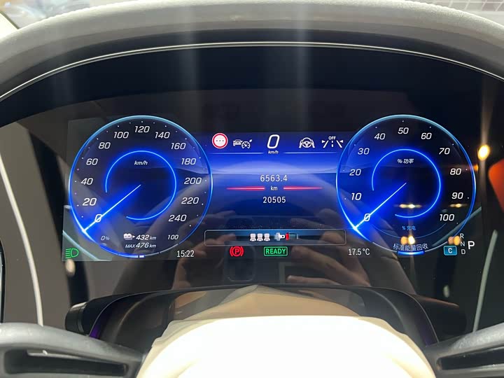 Фото 14 - Mercedes-Benz EQS