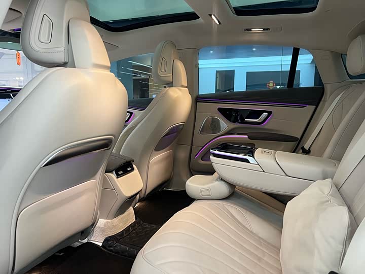 Фото 9 - Mercedes-Benz EQS