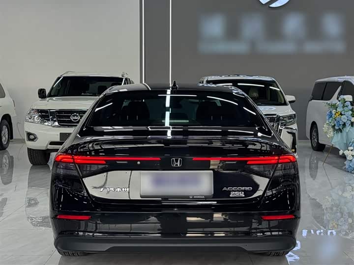 Фото 11 - Honda Accord