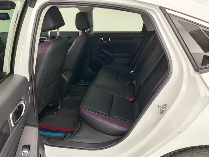 Фото 8 - Honda Civic