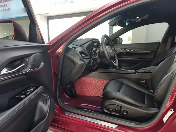 Фото 8 - Cadillac CT4