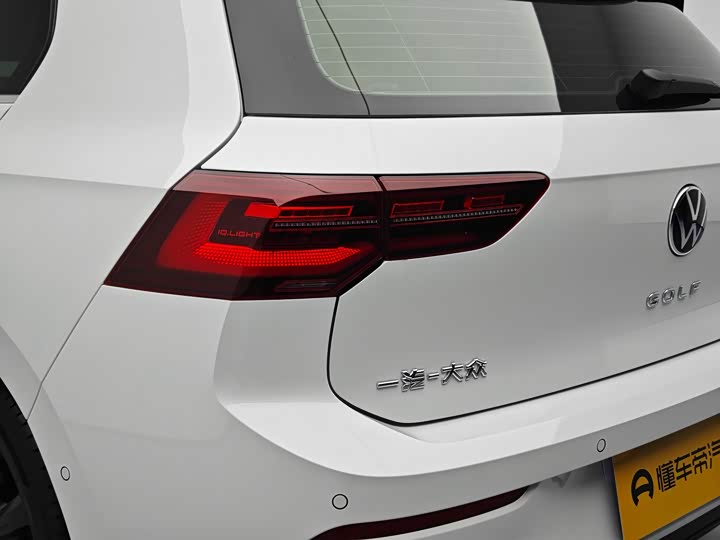 Фото 10 - Volkswagen Golf