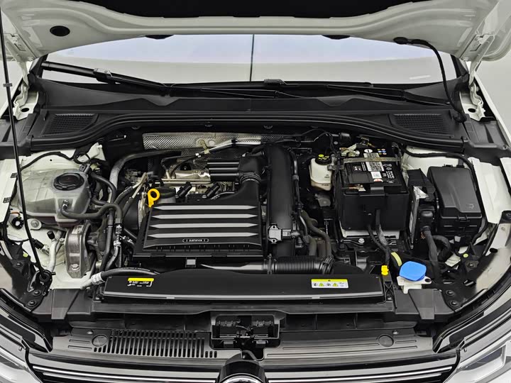 Фото 11 - Volkswagen Golf