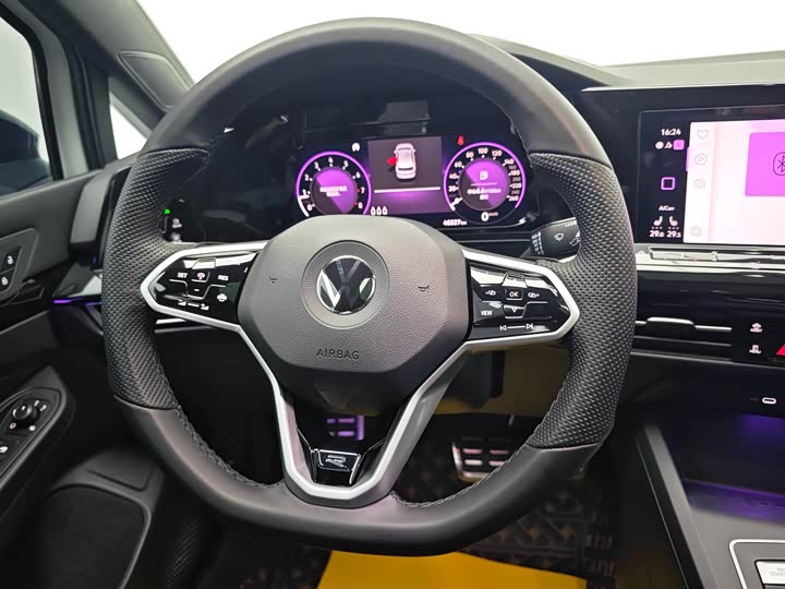 Фото 12 - Volkswagen Golf