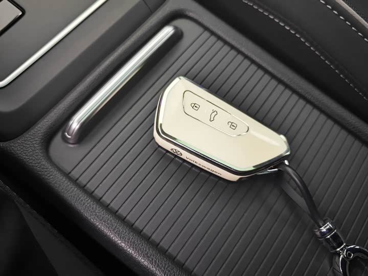 Фото 14 - Volkswagen Golf