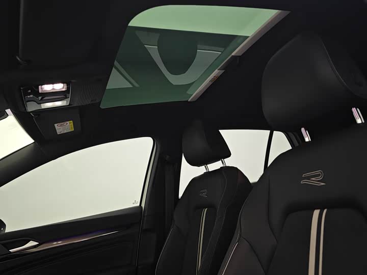 Фото 15 - Volkswagen Golf