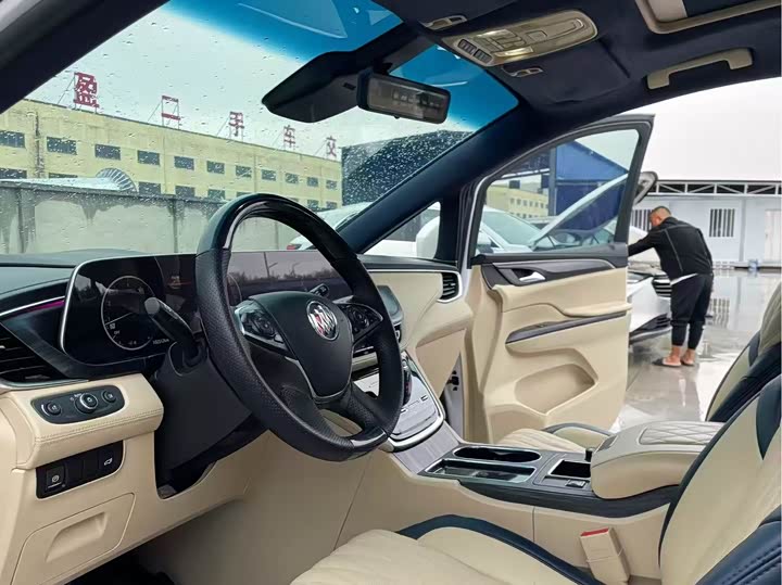 Фото 5 - Buick GL8 ES