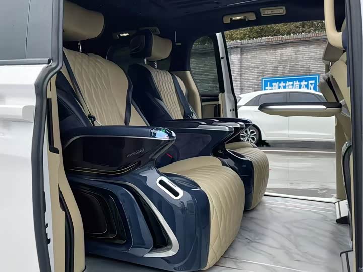 Фото 8 - Buick GL8 ES