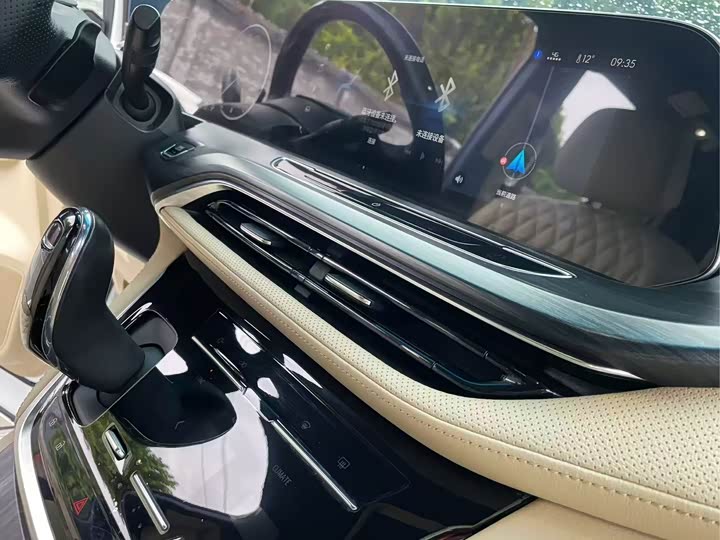 Фото 9 - Buick GL8 ES