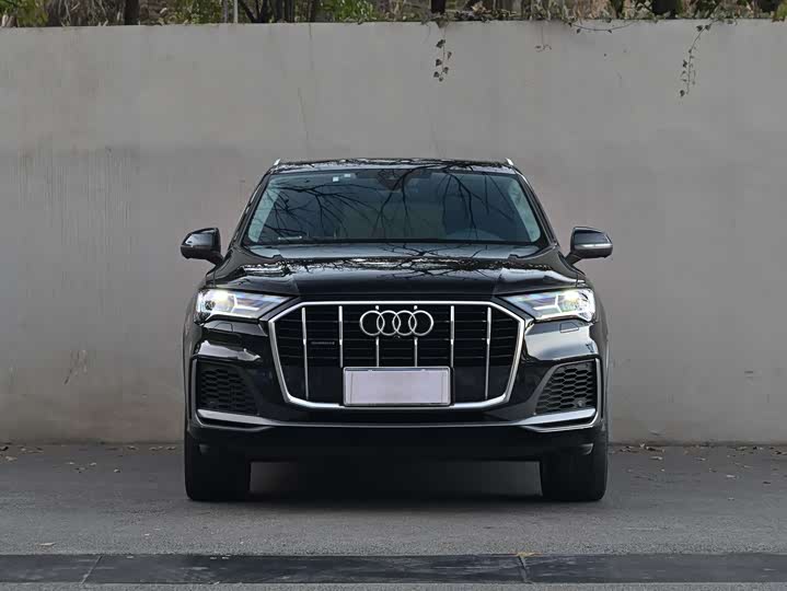 Фото 2 - Audi Q7