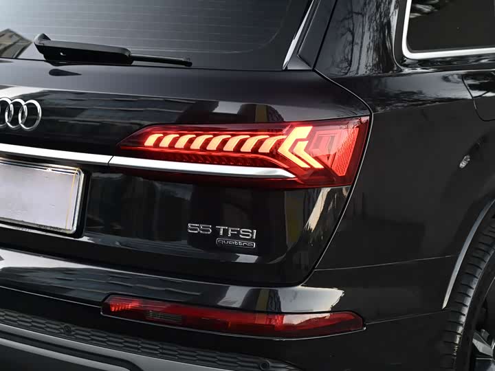 Фото 22 - Audi Q7