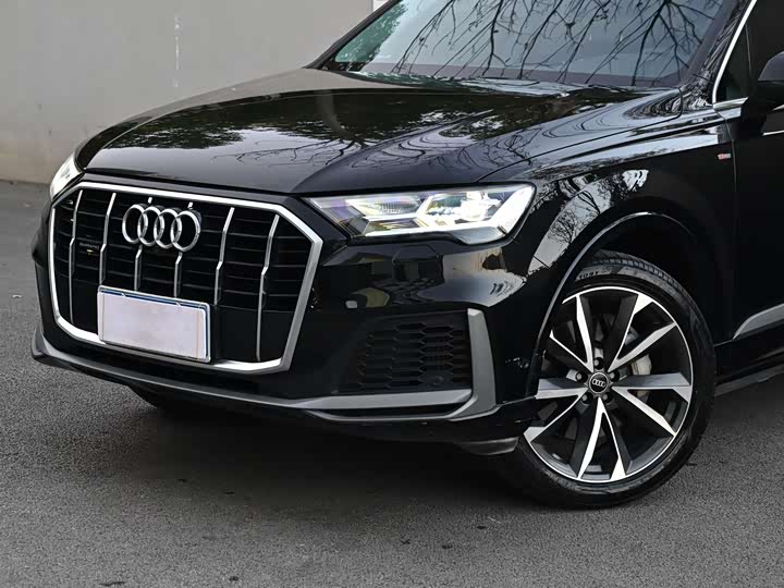 Фото 4 - Audi Q7