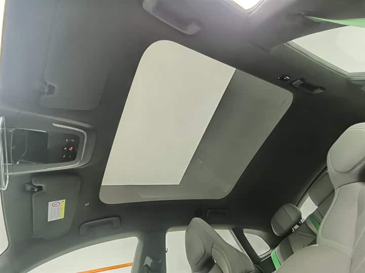 Фото 14 - Zeekr 001