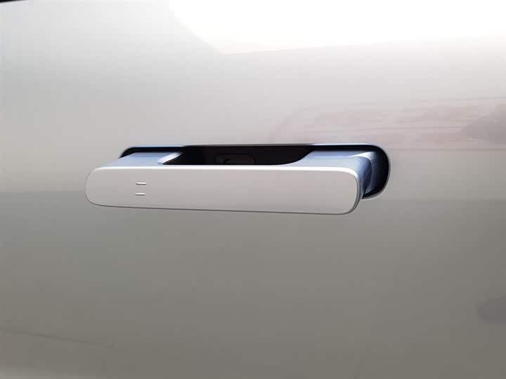 Фото 18 - Zeekr 001