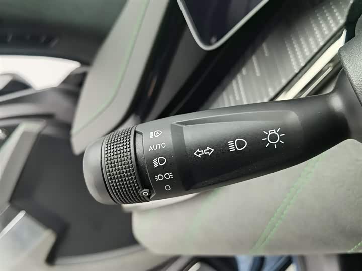 Фото 21 - Zeekr 001