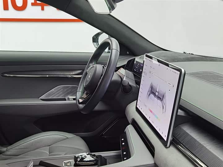 Фото 22 - Zeekr 001