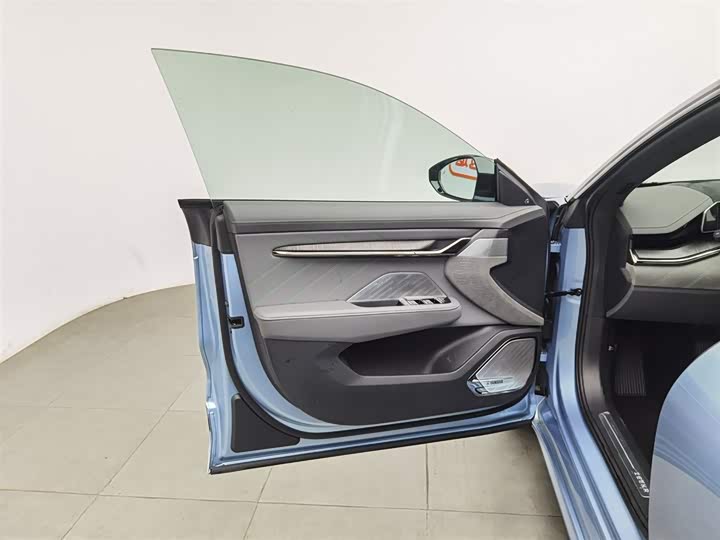 Фото 8 - Zeekr 001