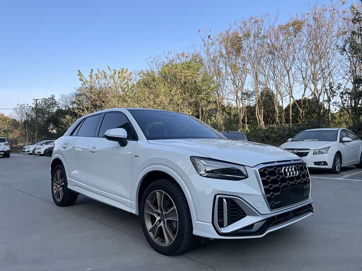 Фото 1 - Audi Q2L
