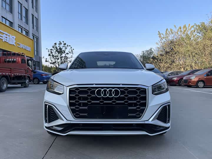 Фото 2 - Audi Q2L