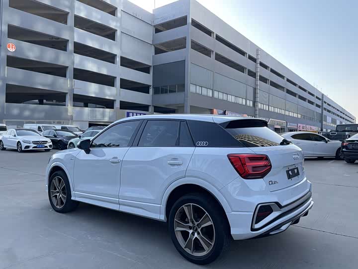 Фото 9 - Audi Q2L