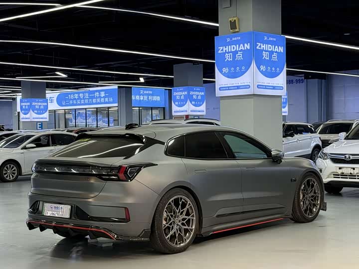 Фото 18 - Zeekr 001