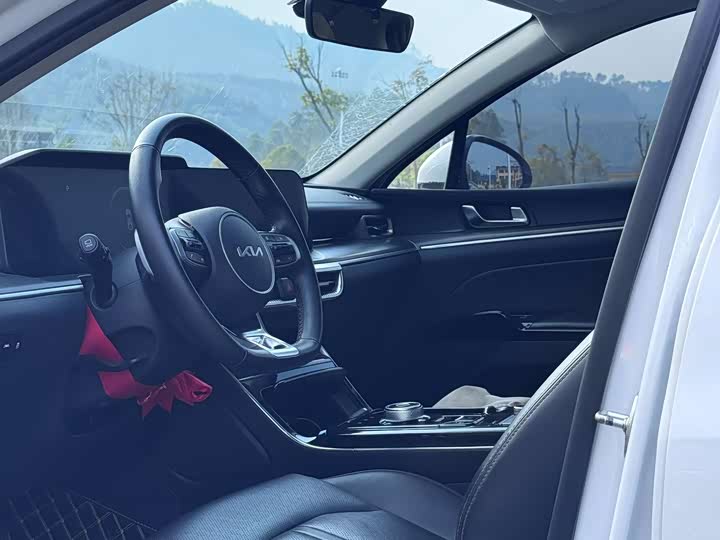 Фото 11 - BMW 5 Series