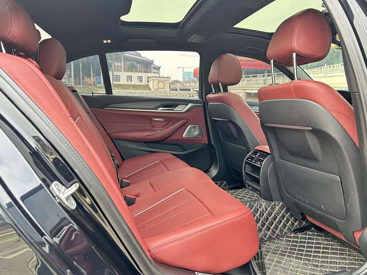 Фото 12 - BMW 5 Series