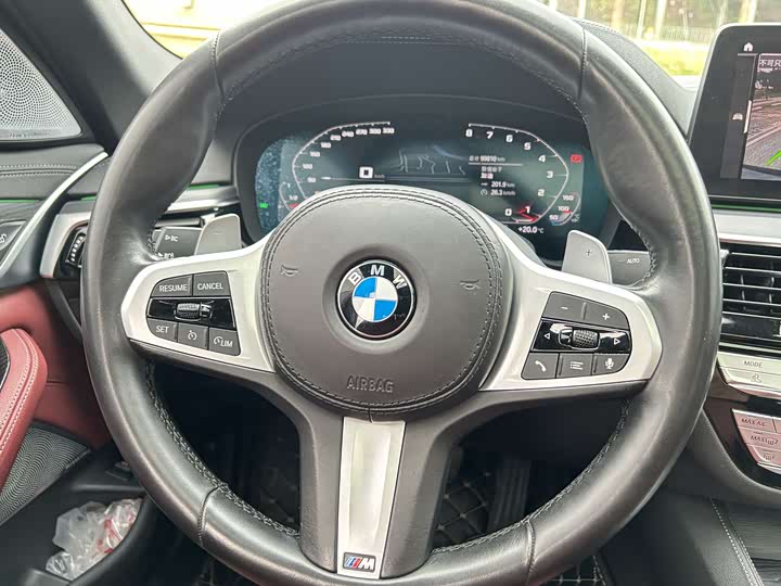 Фото 15 - BMW 5 Series