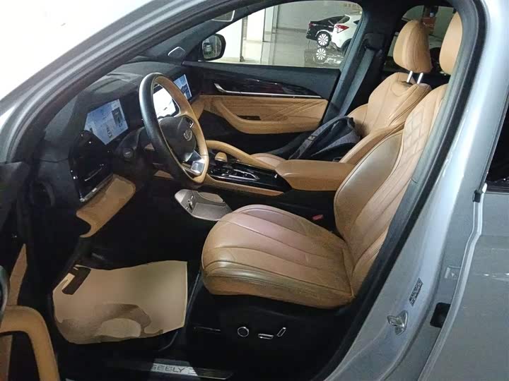 Фото 15 - Geely Monjaro L Hybrid