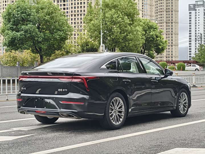 Фото 13 - Bestune B70