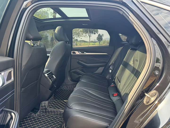 Photo 11 - Geely Preface