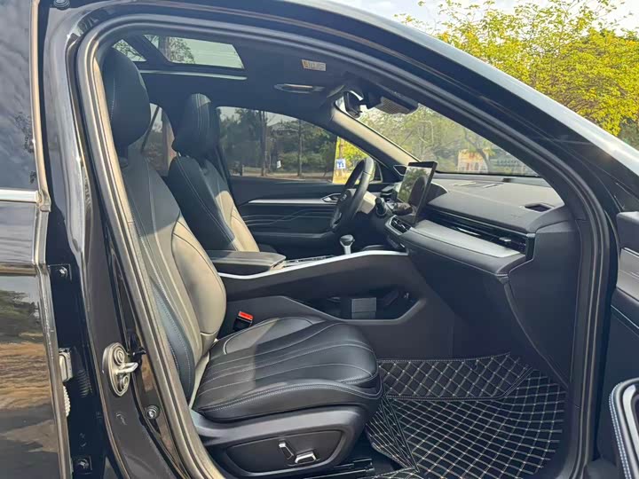 Photo 12 - Geely Preface