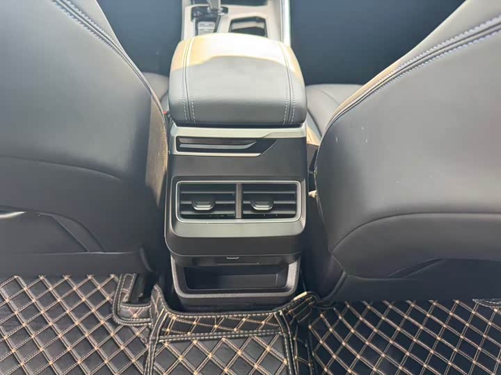 Photo 20 - Geely Preface