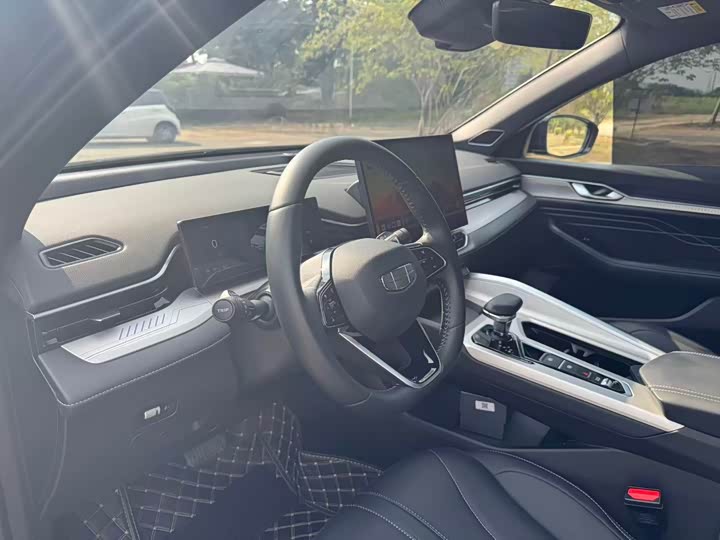 Photo 21 - Geely Preface