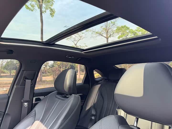 Photo 22 - Geely Preface