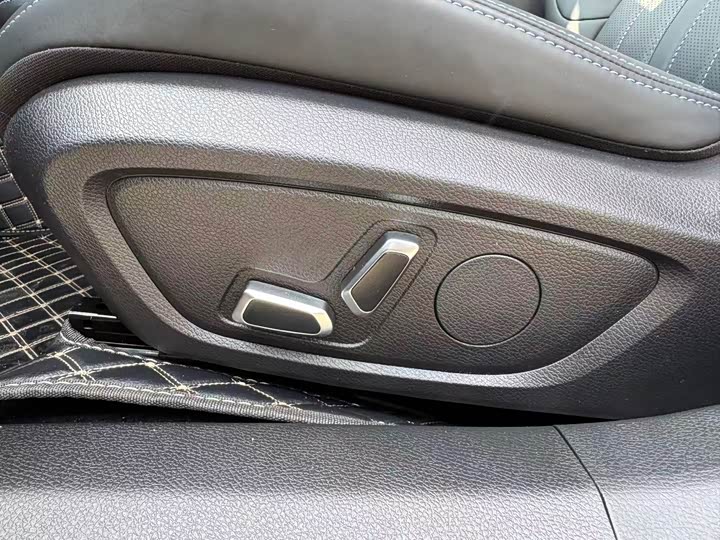 Photo 23 - Geely Preface