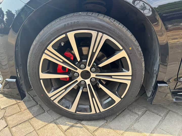 Photo 26 - Geely Preface